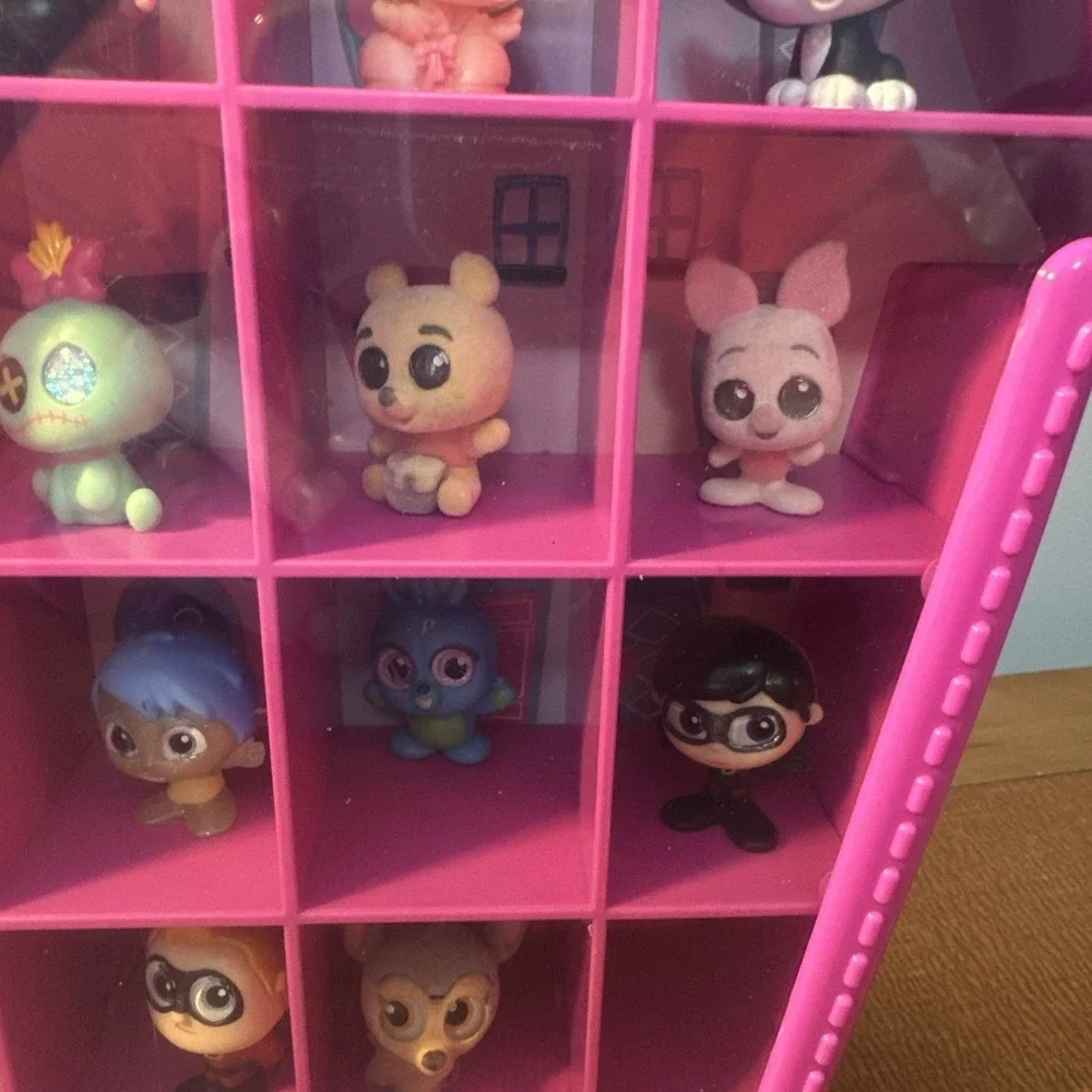 LOT 21 DISNEY‎ Doorables Figures in PINK Ultimate Collectors Case Rare